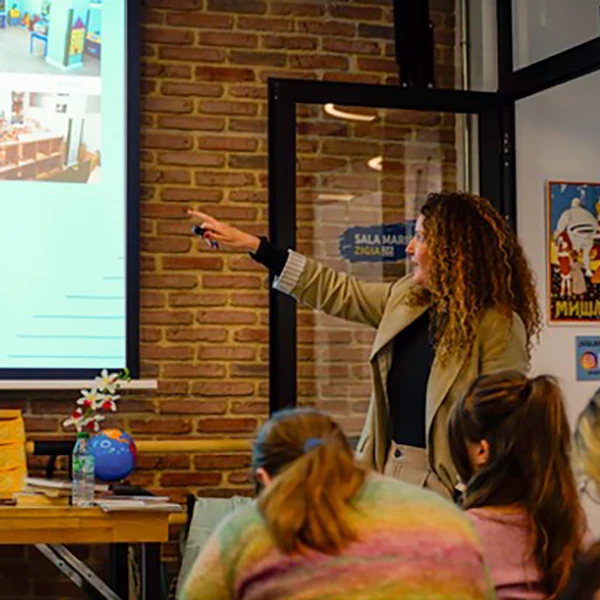Mayte Gonzalez. Congresos Y Colaboraciones Montessori